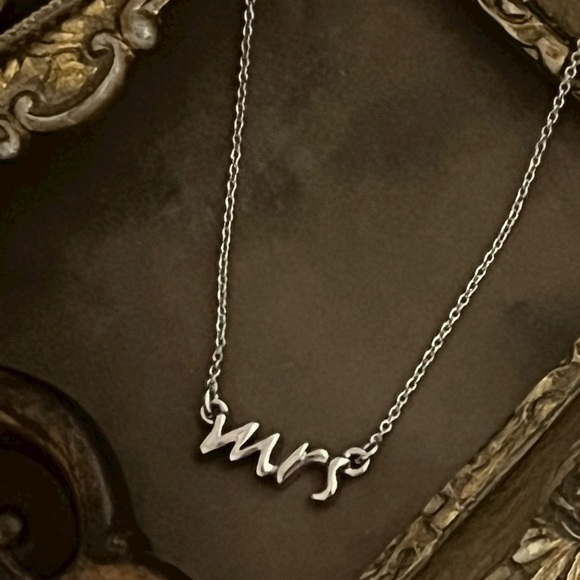 KATE SPADE • Silver Say Yes Mrs. Necklace - Picture 4 of 4